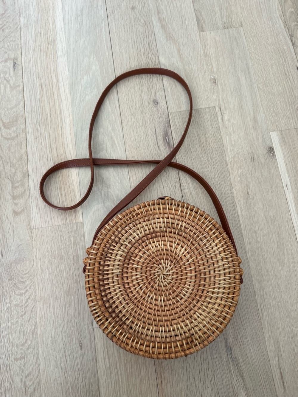 Rattan Woven Shoulder Bag 🌴🤎 Summer Statement Purse Round | NWOT - Picture 2 of 4